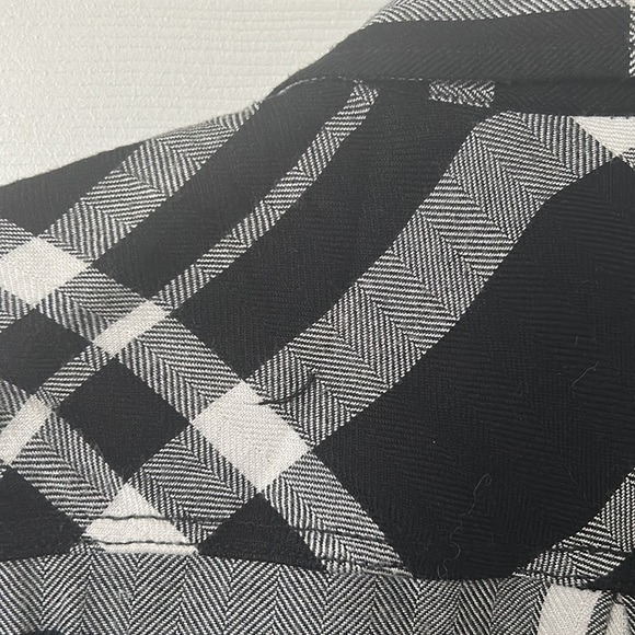 BUNDLE 3/$12 Calvin Klein Jeans Plaid Shirt - Picture 3 of 6